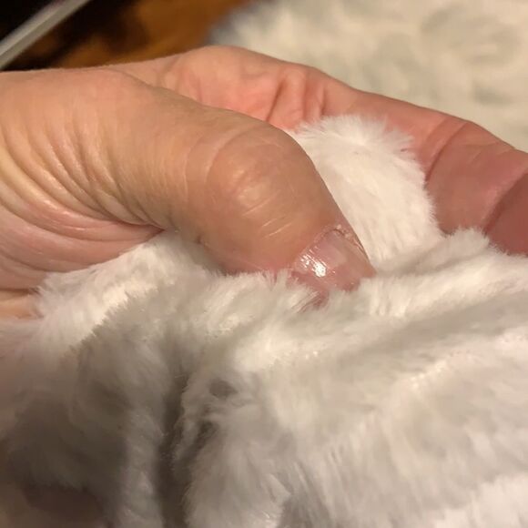 Room Essentials Queen faux fur pillow sham and/or pillowcase - Picture 7 of 7